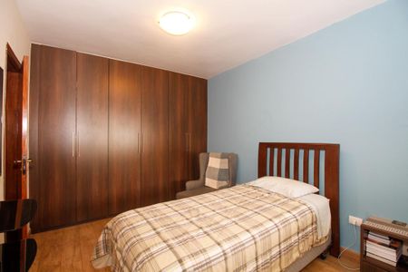 Casa à venda com 180m², 3 quartos e 2 vagas Casa à venda com 180m², 3 quartos e 2 vagasQuarto 2