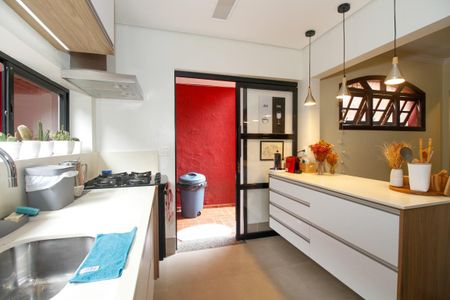 Casa à venda com 180m², 3 quartos e 2 vagas Casa à venda com 180m², 3 quartos e 2 vagasCozinha