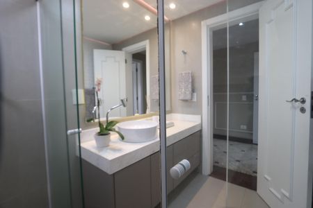 Apartamento à venda com 169m², 3 quartos e 3 vagasBanheiro Social