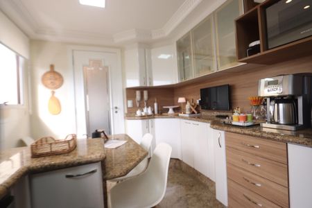 Apartamento à venda com 169m², 3 quartos e 3 vagasCozinha e Copa