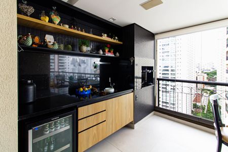 Apartamento à venda com 171m², 3 quartos e 3 vagasVaranda