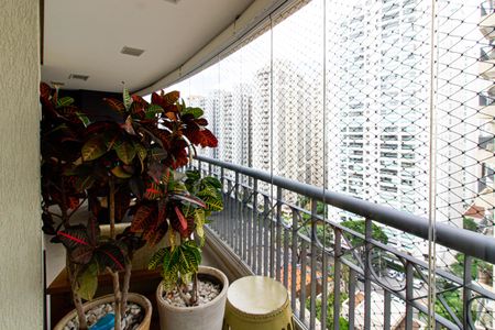 Apartamento à venda com 171m², 3 quartos e 3 vagasVaranda