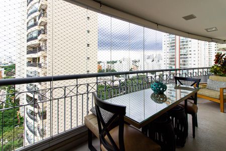 Apartamento à venda com 171m², 3 quartos e 3 vagasVaranda