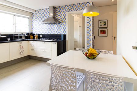 Apartamento à venda com 171m², 3 quartos e 3 vagasCozinha