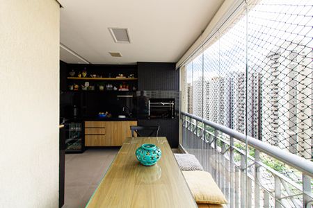 Apartamento à venda com 171m², 3 quartos e 3 vagasVaranda