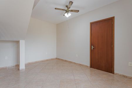 Sala de casa à venda com 3 quartos, 134m² em Jardim Sabará, Porto Alegre