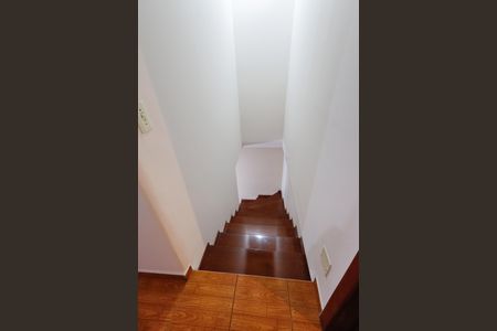 Casa à venda com 201m², 4 quartos e 2 vagasEscada