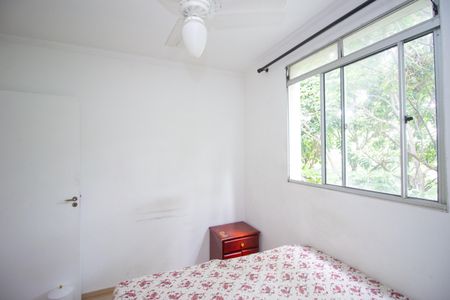 Quarto 2 de apartamento para alugar com 2 quartos, 41m² em Chácara Cotia, Contagem