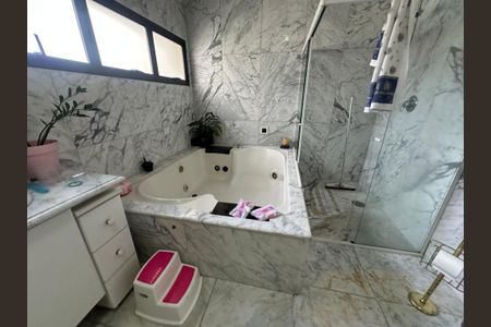 Casa de condomínio para alugar com 833m², 7 quartos e 6 vagasBanheiro da Suíte 4