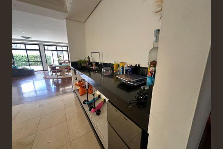 Casa de condomínio para alugar com 833m², 7 quartos e 6 vagasBar