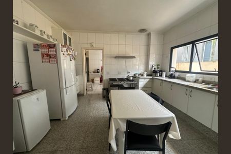 Casa de condomínio para alugar com 833m², 7 quartos e 6 vagasCozinha