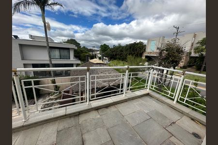 Casa de condomínio para alugar com 833m², 7 quartos e 6 vagasVaranda