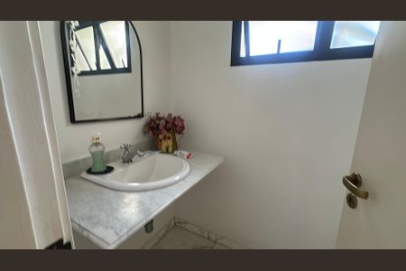 Casa de condomínio para alugar com 833m², 7 quartos e 6 vagasLavabo