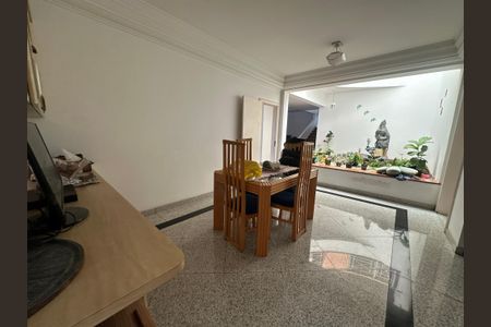 Casa de condomínio para alugar com 833m², 7 quartos e 6 vagasSala de Almoço