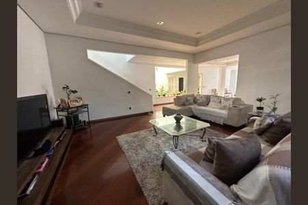 Casa de condomínio para alugar com 833m², 7 quartos e 6 vagasSala