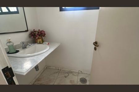 Casa de condomínio para alugar com 833m², 7 quartos e 6 vagasLavabo