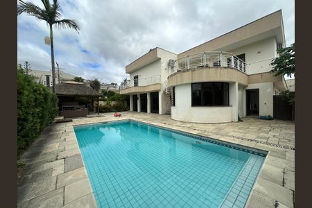 Casa de condomínio para alugar com 833m², 7 quartos e 6 vagasPiscina