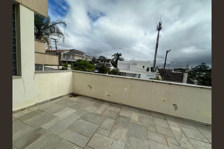 Casa de condomínio para alugar com 833m², 7 quartos e 6 vagasVaranda