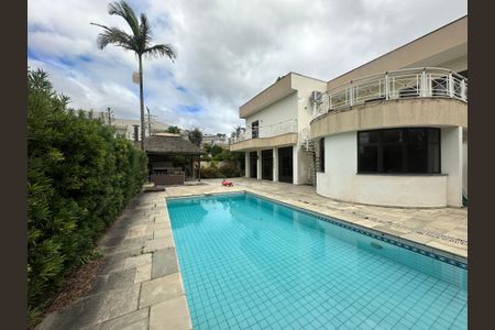 Casa de condomínio para alugar com 833m², 7 quartos e 6 vagasPiscina