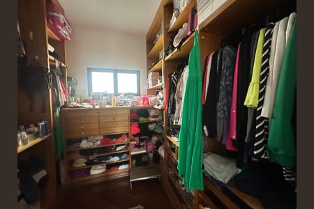 Casa de condomínio para alugar com 833m², 7 quartos e 6 vagasCloset da suíte 4