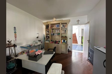 Casa de condomínio para alugar com 833m², 7 quartos e 6 vagasEscritório