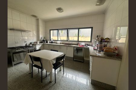 Casa de condomínio para alugar com 833m², 7 quartos e 6 vagasCozinha