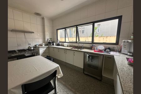Casa de condomínio para alugar com 833m², 7 quartos e 6 vagasCozinha