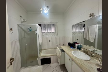 Casa de condomínio para alugar com 833m², 7 quartos e 6 vagasBanheiro da Suíte 5