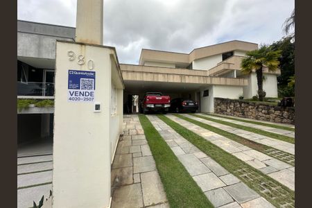 Casa de condomínio para alugar com 833m², 7 quartos e 6 vagasPlaquinha 
