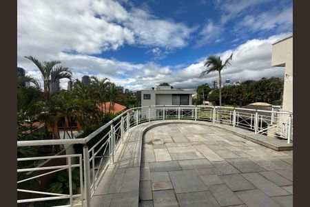 Casa de condomínio para alugar com 833m², 7 quartos e 6 vagasVaranda