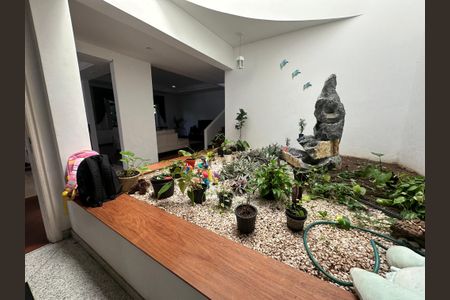 Casa de condomínio para alugar com 833m², 7 quartos e 6 vagasJardim de inverno