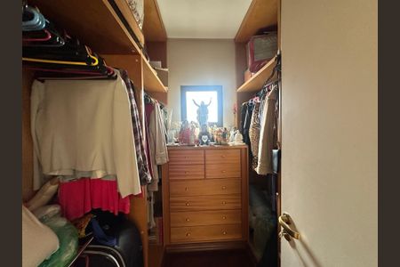 Casa de condomínio para alugar com 833m², 7 quartos e 6 vagasCloset da suíte 3