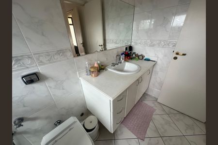 Casa de condomínio para alugar com 833m², 7 quartos e 6 vagasBanheiro da Suíte 3