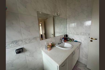 Casa de condomínio para alugar com 833m², 7 quartos e 6 vagasBanheiro da Suíte 3