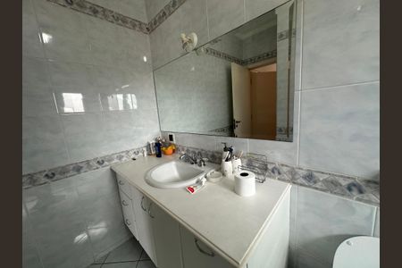 Casa de condomínio para alugar com 833m², 7 quartos e 6 vagasBanheiro da Suíte 2