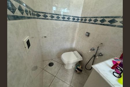 Casa de condomínio para alugar com 833m², 7 quartos e 6 vagasBanheiro da Suíte 1