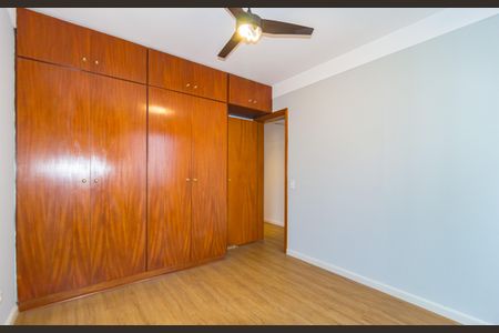 Apartamento à venda com 128m², 3 quartos e 2 vagas Apartamento à venda com 128m², 3 quartos e 2 vagasQuarto 1