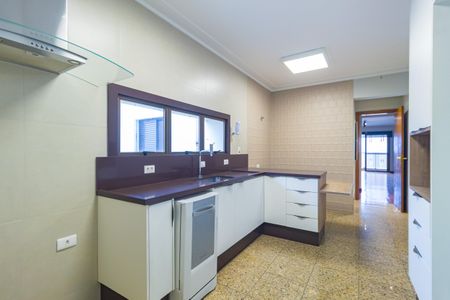 Apartamento à venda com 128m², 3 quartos e 2 vagas Apartamento à venda com 128m², 3 quartos e 2 vagasCozinha