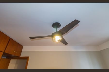 Apartamento à venda com 128m², 3 quartos e 2 vagas Apartamento à venda com 128m², 3 quartos e 2 vagasDetalhe - Quarto 1