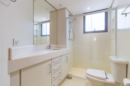 Apartamento à venda com 128m², 3 quartos e 2 vagas Apartamento à venda com 128m², 3 quartos e 2 vagasBanheiro - Social