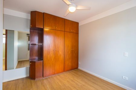 Apartamento à venda com 128m², 3 quartos e 2 vagas Apartamento à venda com 128m², 3 quartos e 2 vagasQuarto 3 - Suíte