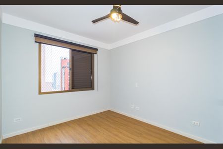 Apartamento à venda com 128m², 3 quartos e 2 vagas Apartamento à venda com 128m², 3 quartos e 2 vagasQuarto 1