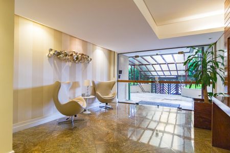 Apartamento à venda com 128m², 3 quartos e 2 vagas Apartamento à venda com 128m², 3 quartos e 2 vagasHall Social