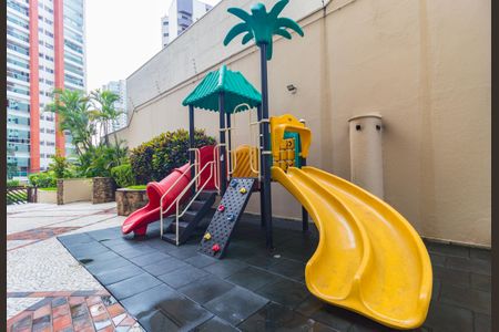 Apartamento à venda com 128m², 3 quartos e 2 vagas Apartamento à venda com 128m², 3 quartos e 2 vagasPlayground