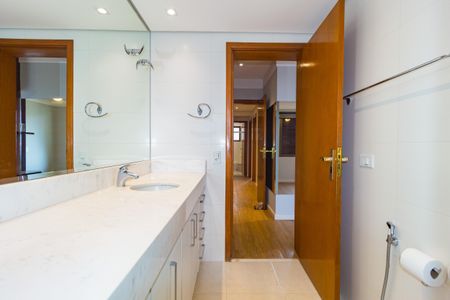 Apartamento à venda com 128m², 3 quartos e 2 vagas Apartamento à venda com 128m², 3 quartos e 2 vagasBanheiro - Suíte