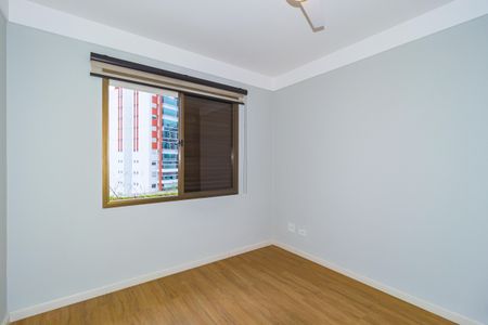 Apartamento à venda com 128m², 3 quartos e 2 vagas Apartamento à venda com 128m², 3 quartos e 2 vagasQuarto 3 - Suíte