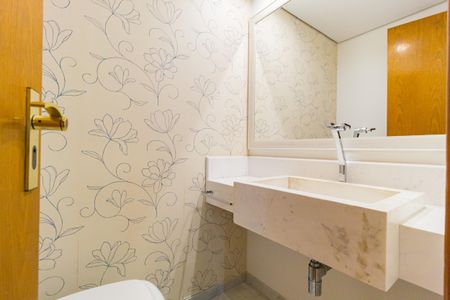 Apartamento à venda com 128m², 3 quartos e 2 vagas Apartamento à venda com 128m², 3 quartos e 2 vagasLavabo