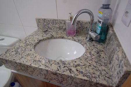 Banheiro de apartamento para alugar com 2 quartos, 44m² em Jardim Iris, São Paulo