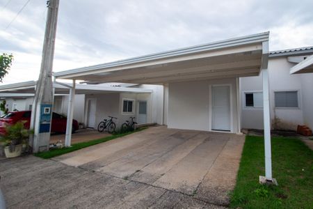 Casa de condomínio para alugar com 91m², 3 quartos e sem vaga Casa de condomínio para alugar com 91m², 3 quartos e sem vagaFachada da Casa