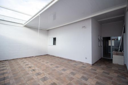 Casa de condomínio para alugar com 91m², 3 quartos e sem vaga Casa de condomínio para alugar com 91m², 3 quartos e sem vagaQuintal